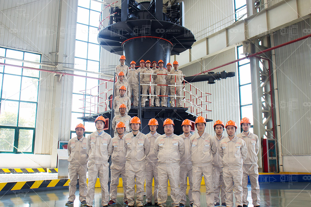 Schematic diagram showing the working principle of a vertical roller mill: material bed formation, grinding via rollers, and classification by airflow.